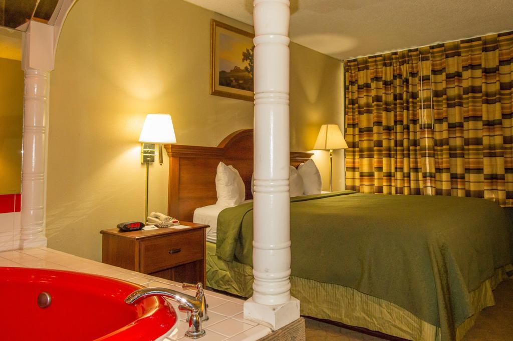 Quality Inn Лотон Экстерьер фото