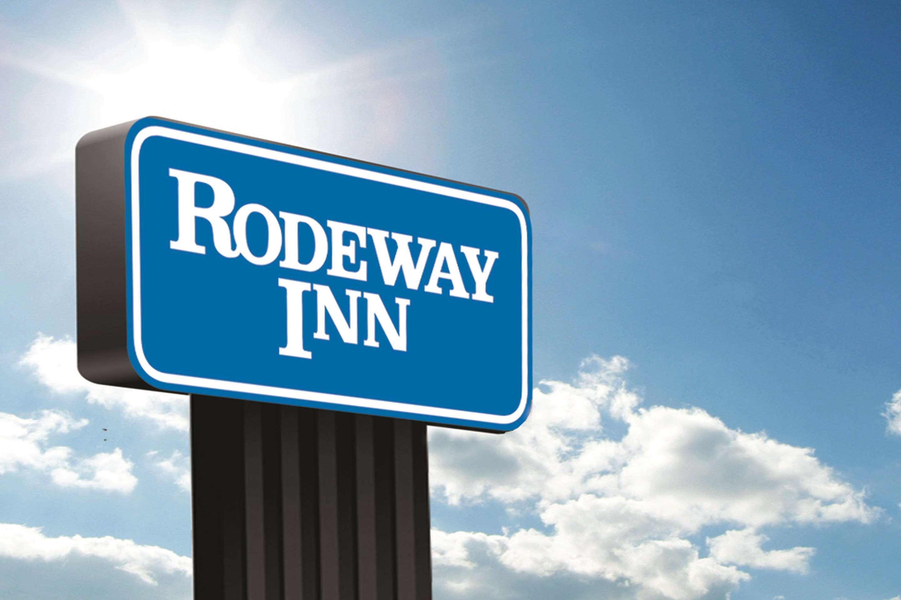 Quality Inn Лотон Экстерьер фото