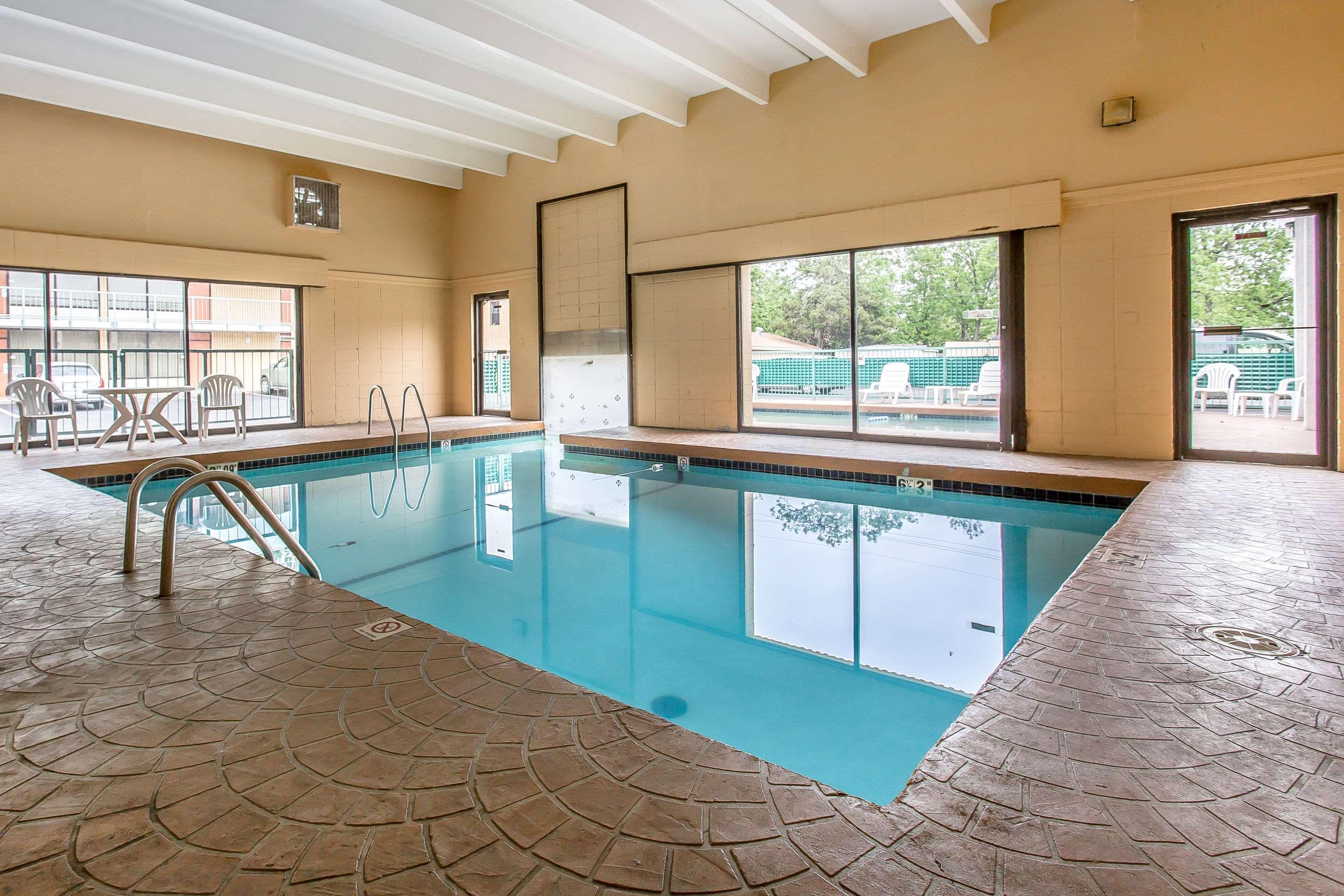 Quality Inn Лотон Экстерьер фото