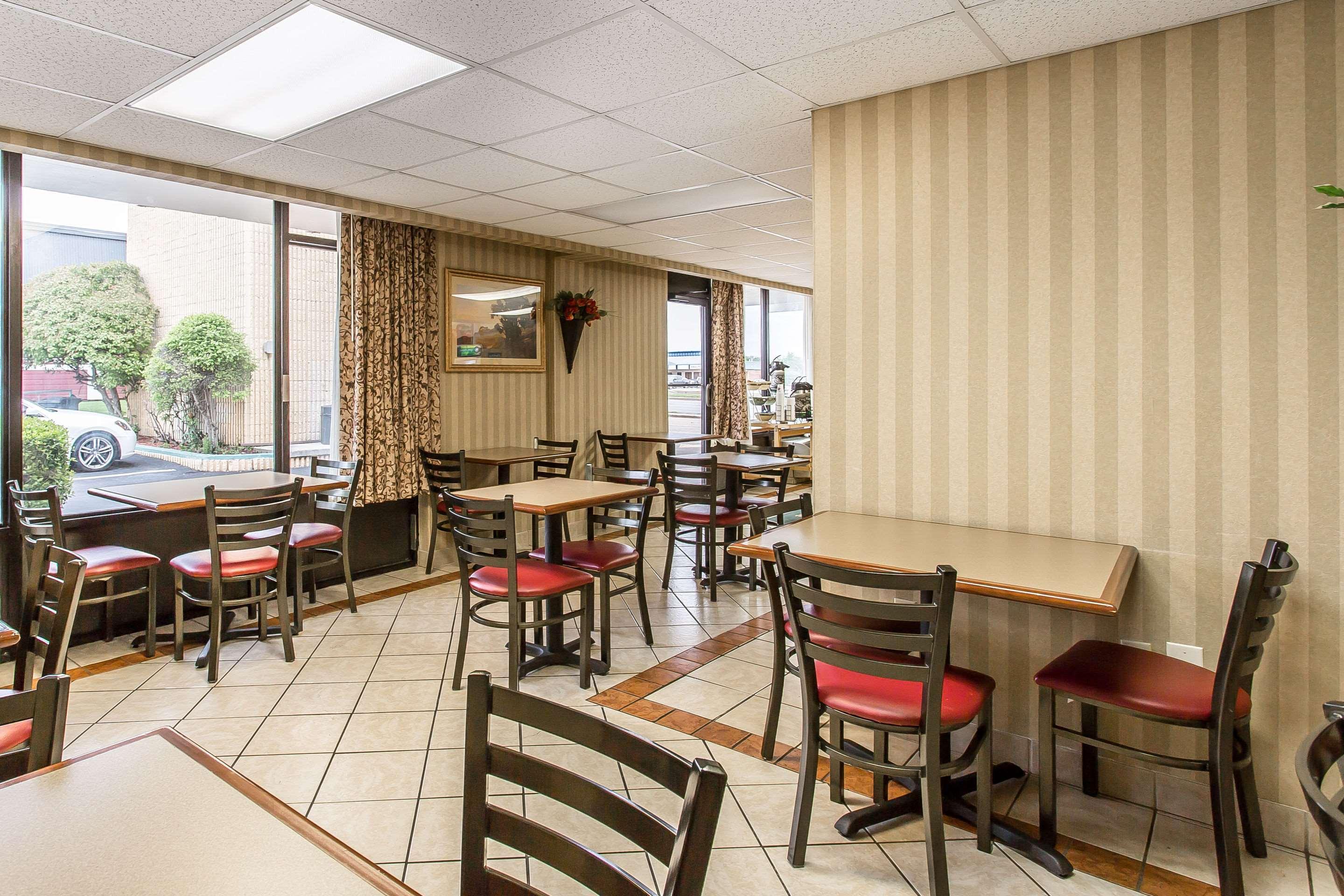 Quality Inn Лотон Экстерьер фото