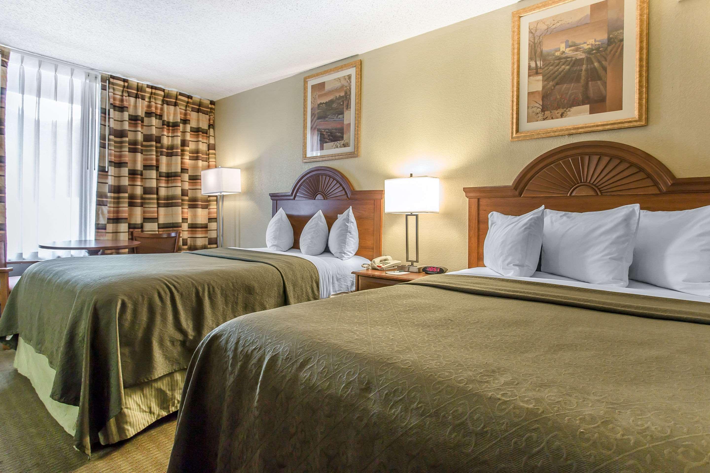Quality Inn Лотон Экстерьер фото